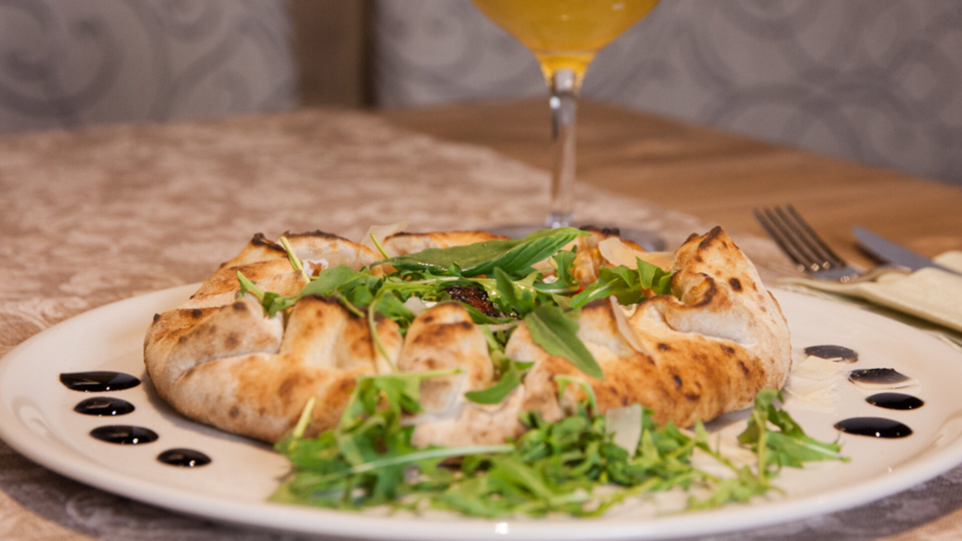 Lanterna pizzeria & brew pub