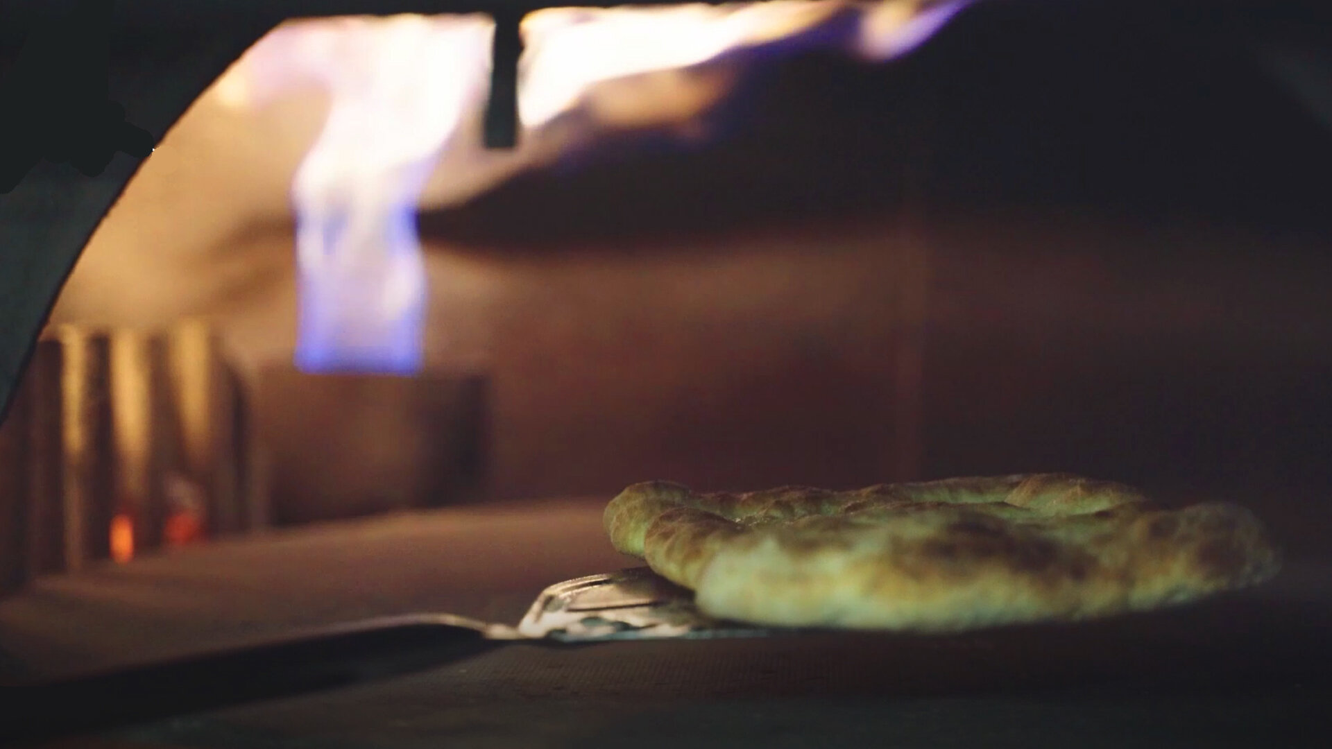 Content Dam Org 7 Images Full Rights Gusto Ristoranti Ristoranti Pine Particolare Pizzeria Birrificio Comparsa Annuale Apt Pine Cembra Estratto Video Media Plus