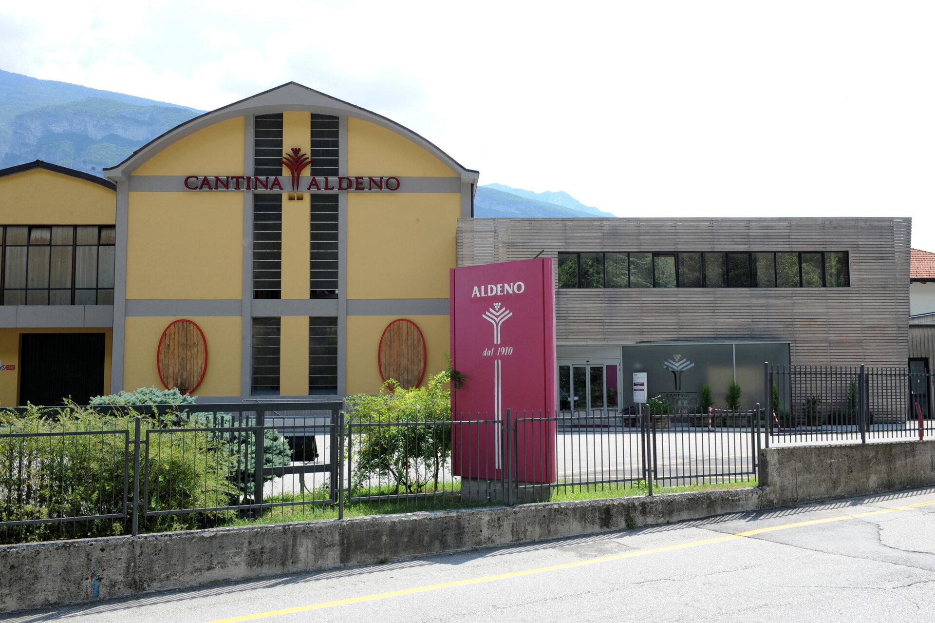 Content Dam Org 0 Images Full Rights Miste Esterno Cantina