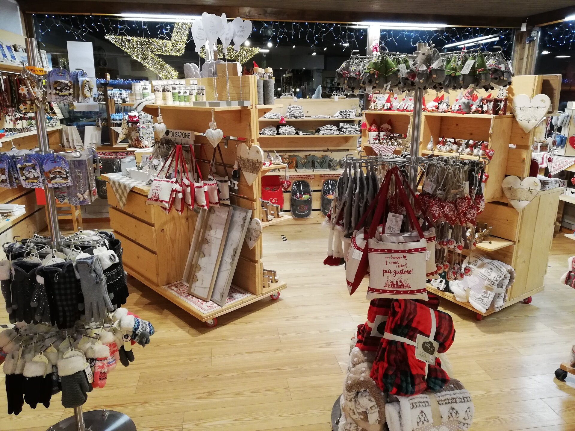 Content Dam Org 7 Images Full Rights Servizi Monte Bondone Cristallo Negozio Img 20211213 175929 Negozio Cristallo