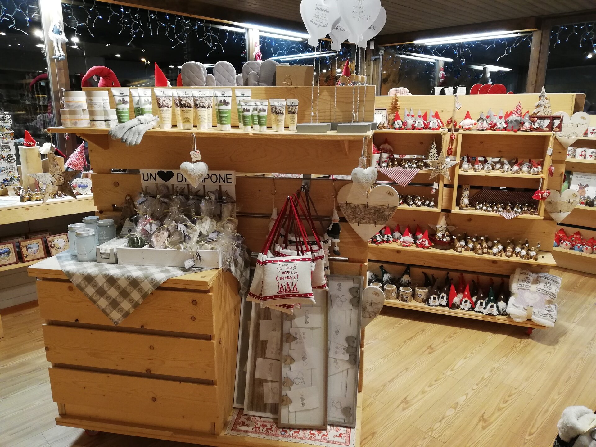 Content Dam Org 7 Images Full Rights Servizi Monte Bondone Cristallo Negozio Img 20211213 175919 Negozio Cristallo