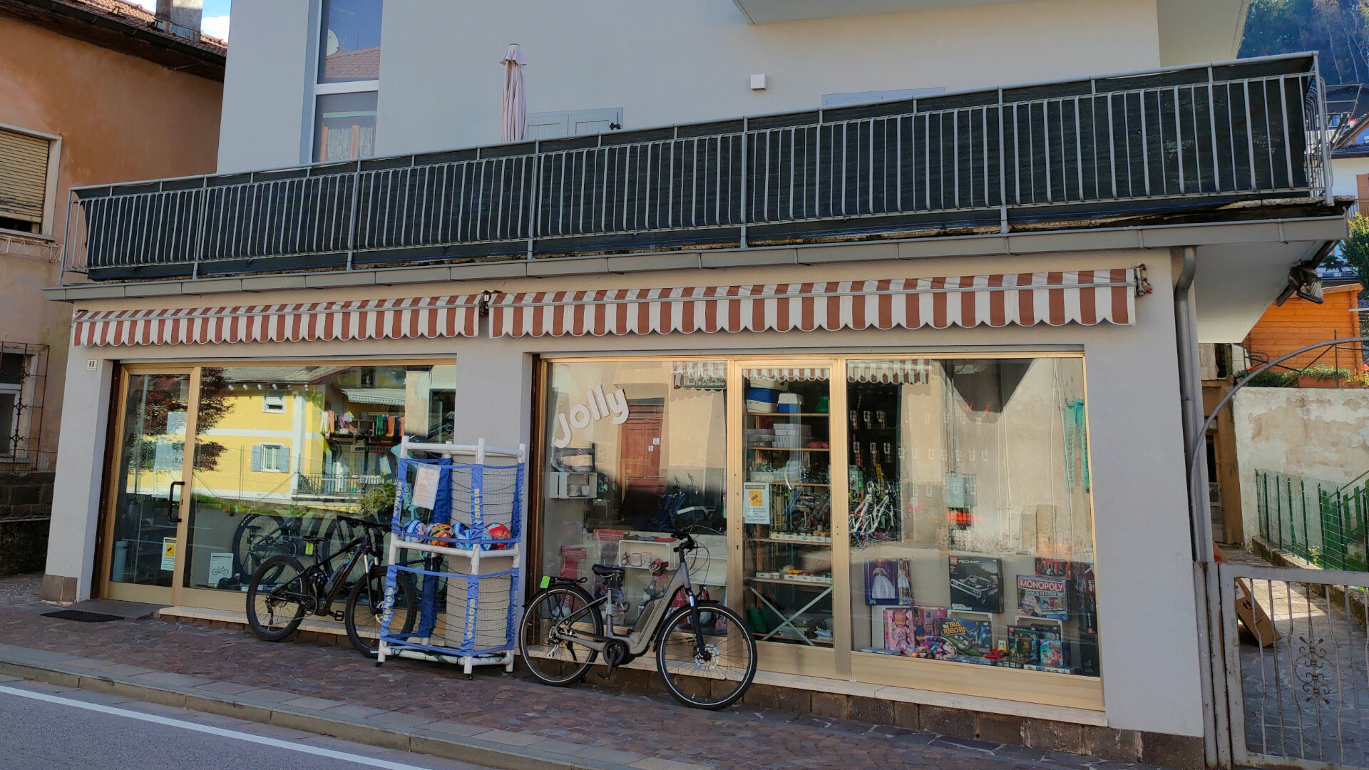 Spielwarengeschäft Jolly