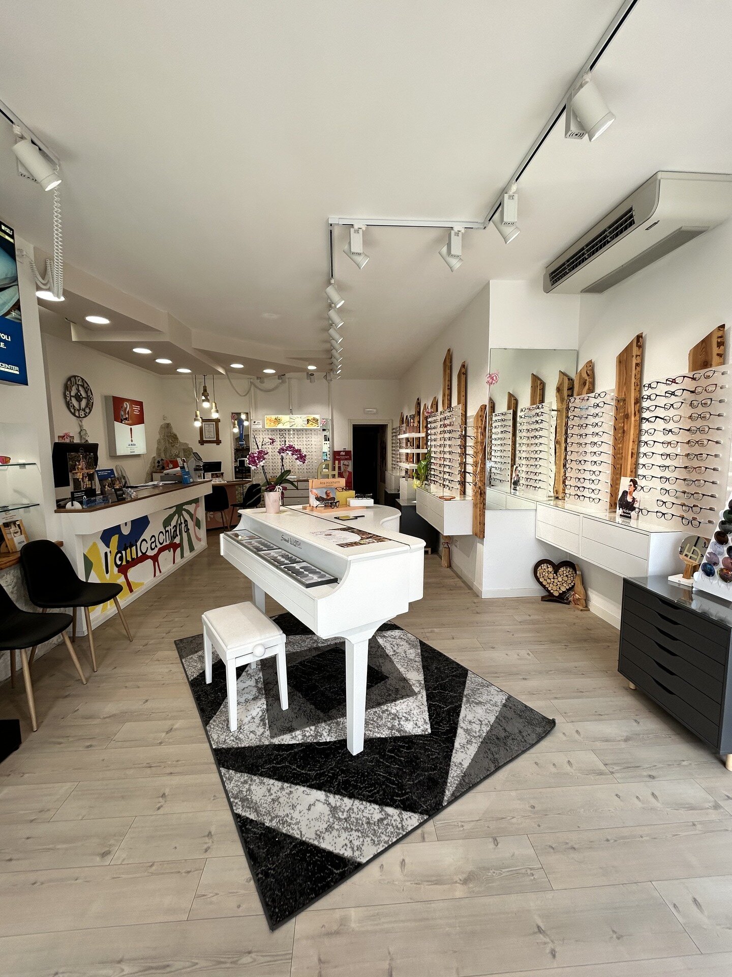 Content Dam Org 7 Images Full Rights Shopping Botteghe E Negozi Botteghe E Negozi Pine Ottica Chiara Ottica Chiara 4 Ph Ottica Chiara