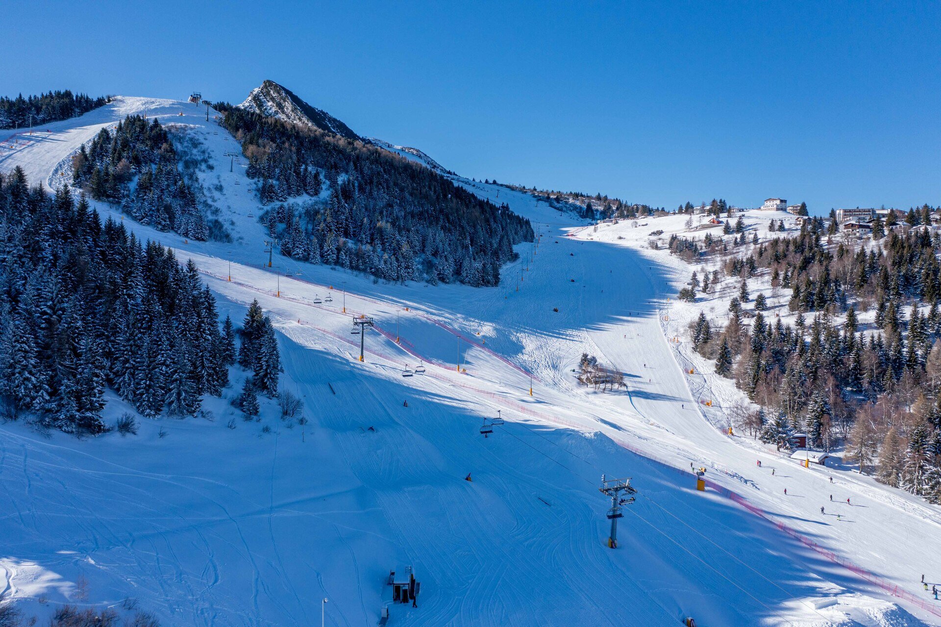 Content Dam Org 7 Images Full Rights Outdoor Sulla Neve Ski Area Skiarea Monte Bondone Drone Skiarea 2