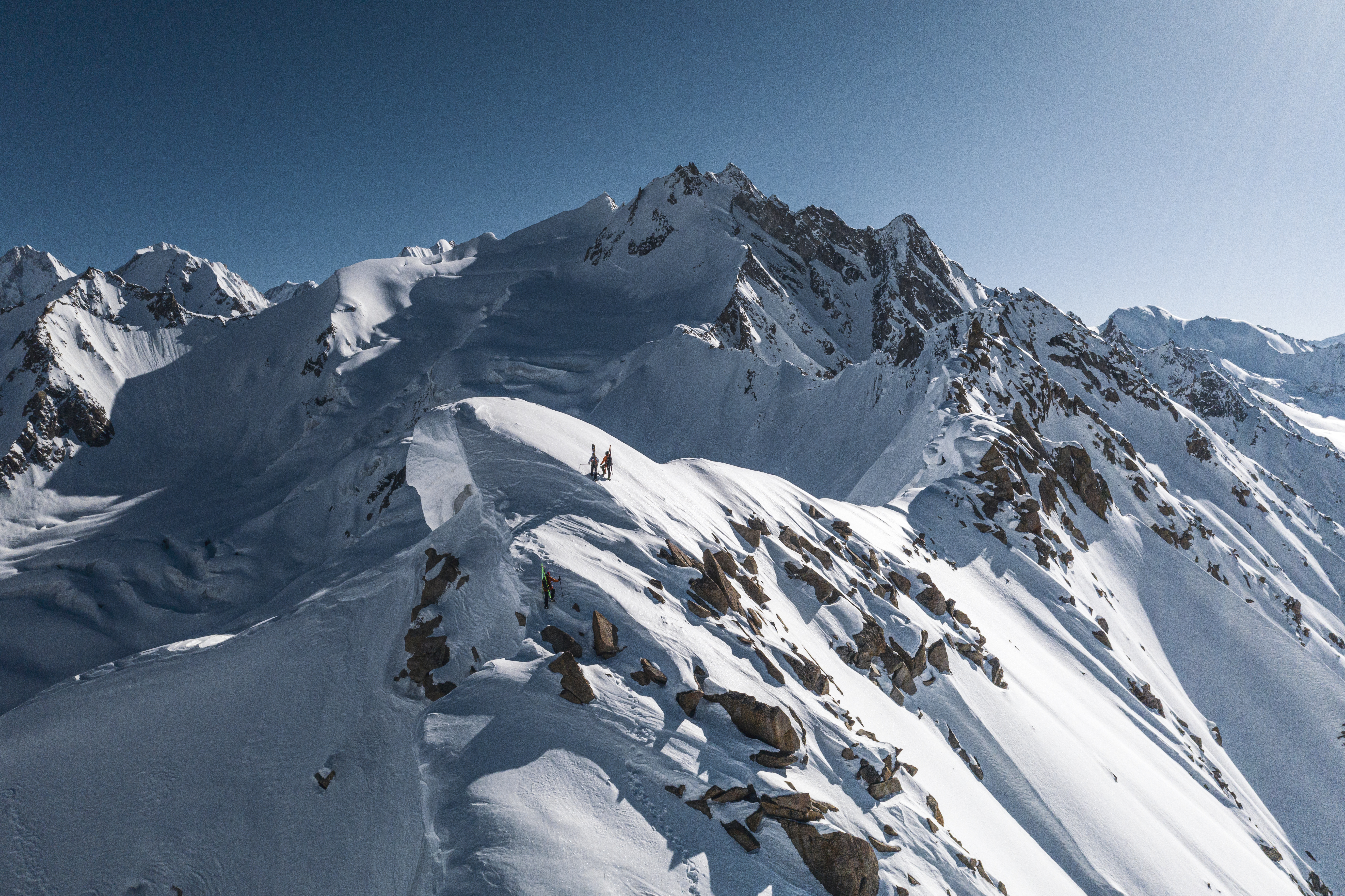 LA LISTE: EVERYTHING OR NOTHING