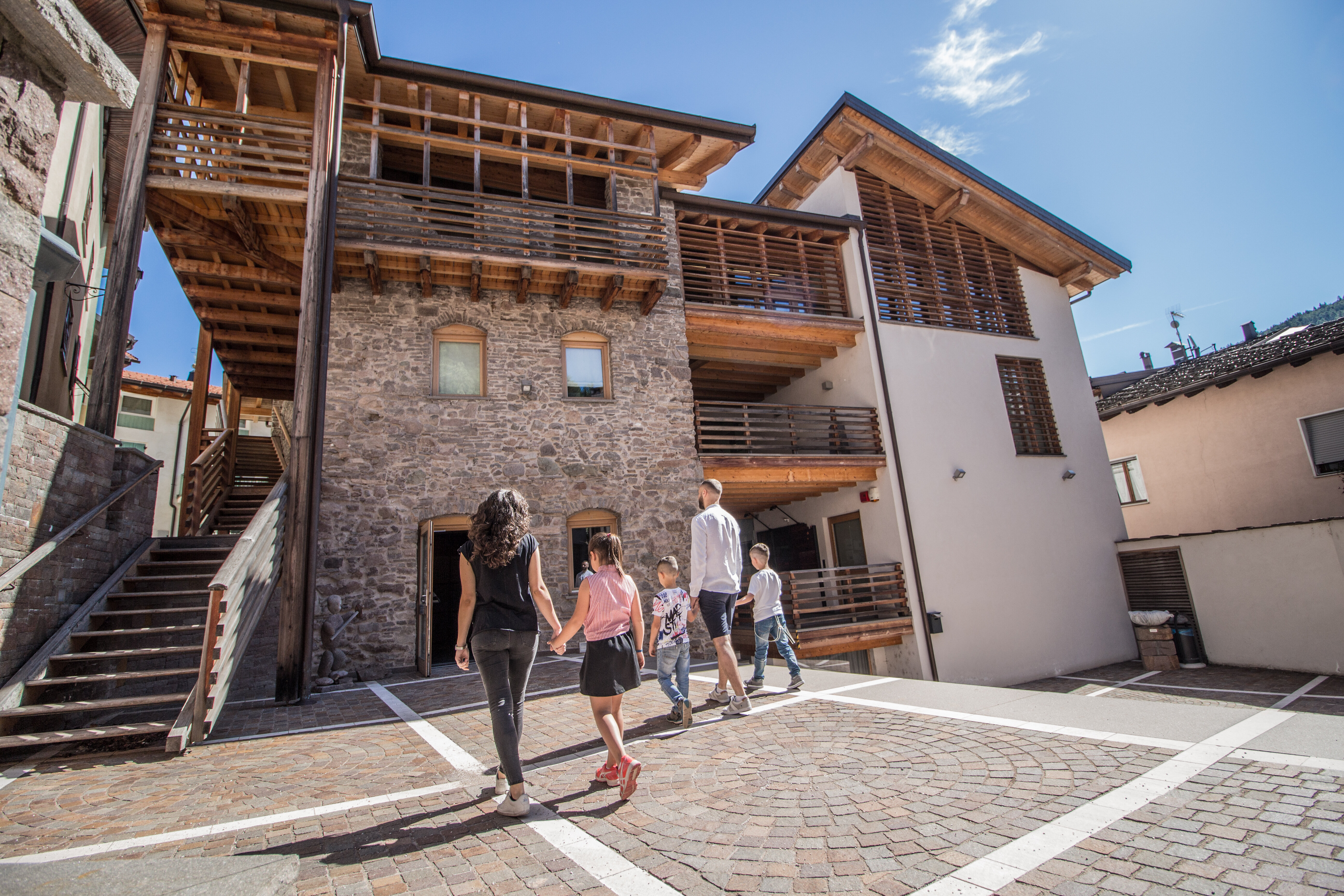 Famiglia Al Museo Del Porfido Albiano A Monticelli 8